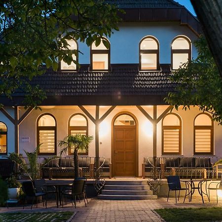 Apartman Diofa ケストヘイ エクステリア 写真