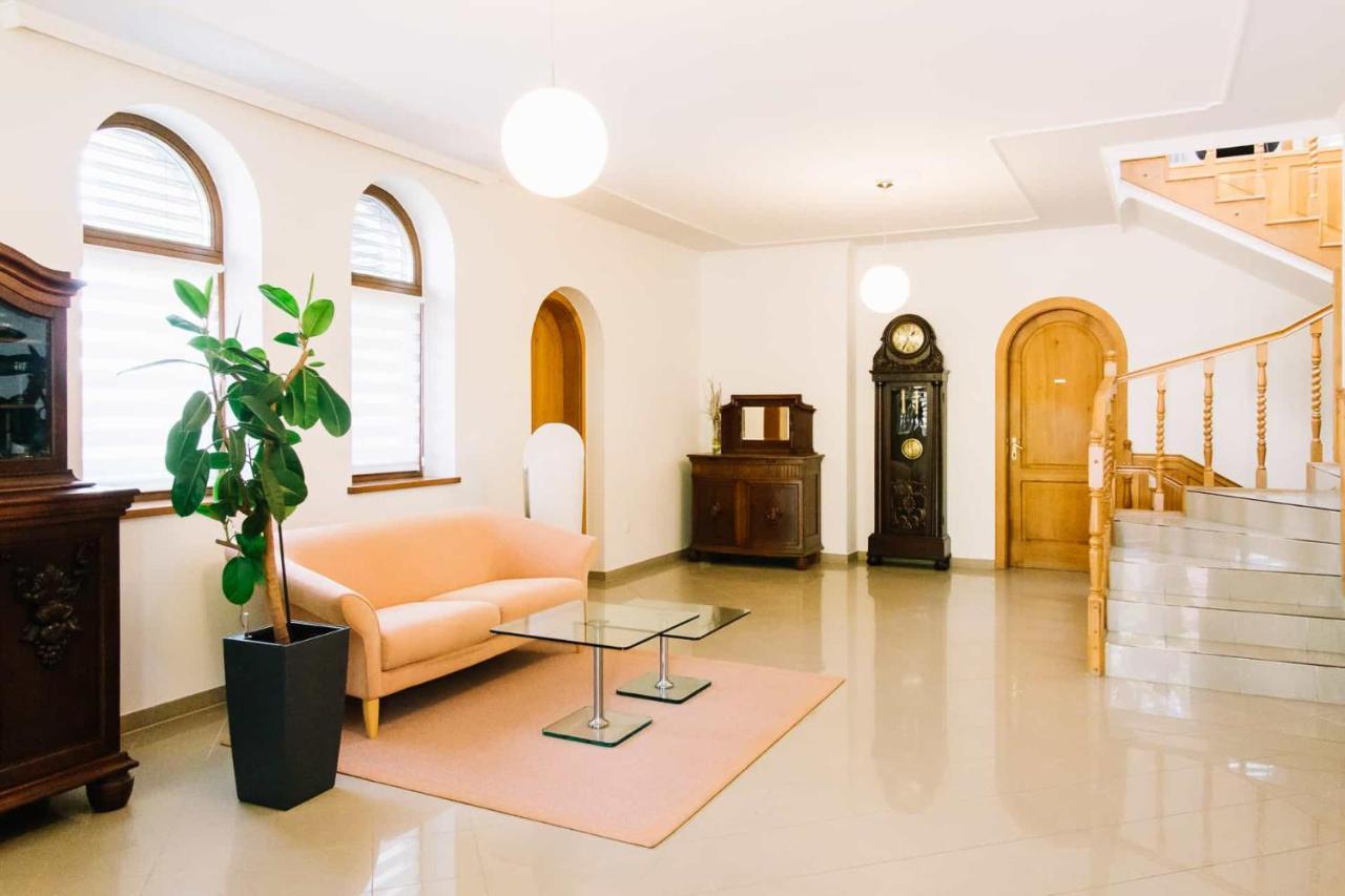 Apartman Diofa ケストヘイ エクステリア 写真